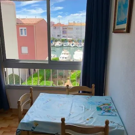Studio Cabine Avec Beaucoup De Charme, Vue Sur Les Bateaux, Parking- Cap D'agde- Ref Ap128 Agde